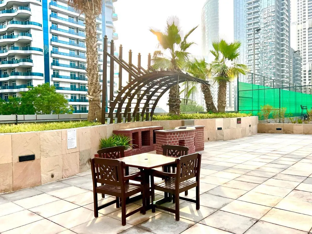 The Waves 241 Dubai Marina Apartment 0*,