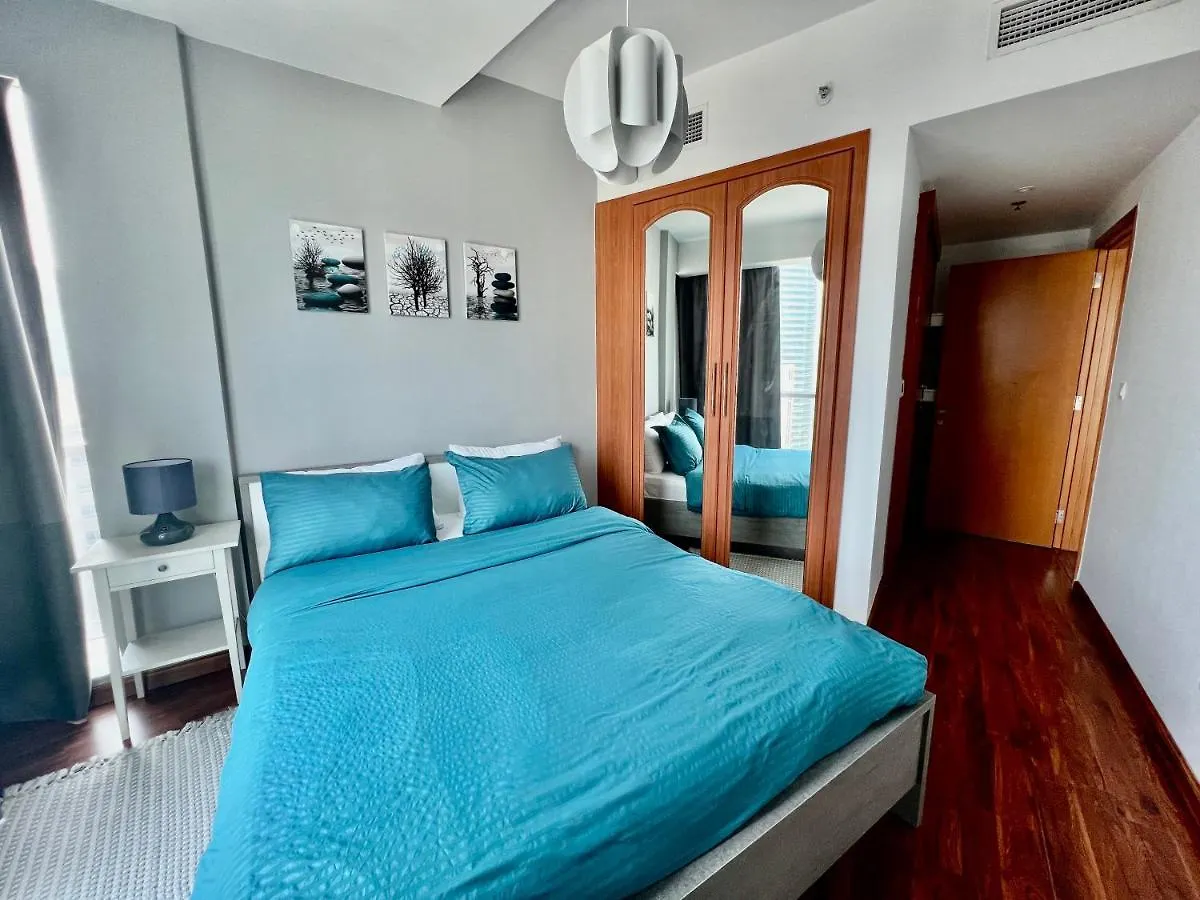 The Waves 241 Dubai Marina Apartment
